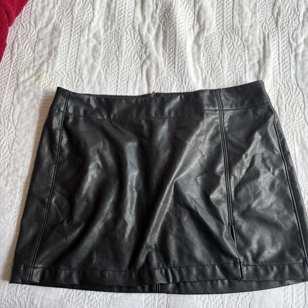 American Eagle Outfitters Women's Black Leather Mini Skirt